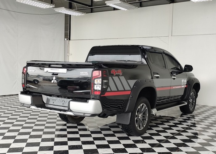 Used 8
                    MITSUBISHI
                     for Sale Image