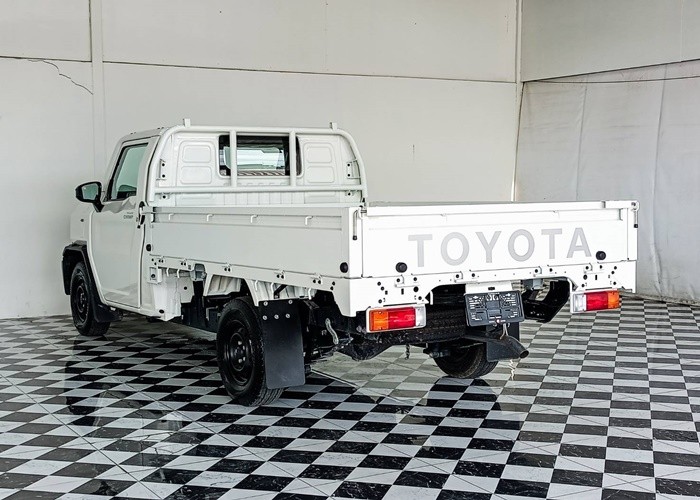 Used 1
                    TOYOTA
                     for Sale Image