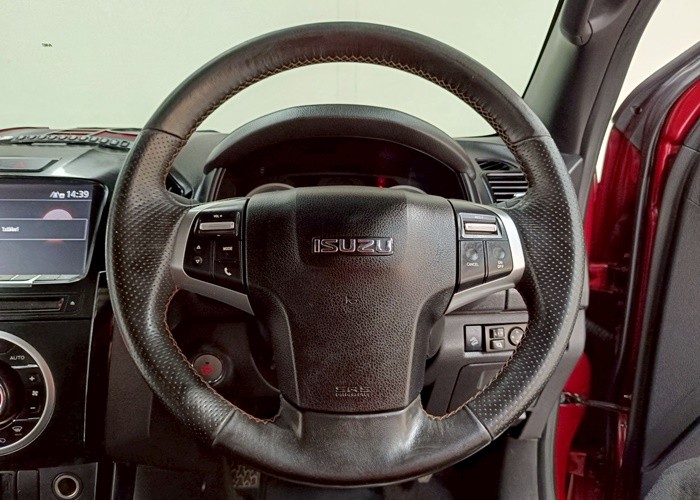 Used 3
                    ISUZU
                     for Sale Image